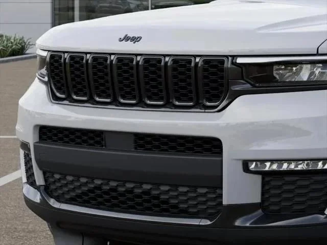 New 2025 Bright White Clear-Coat Exterior Paint Jeep Limited image 59