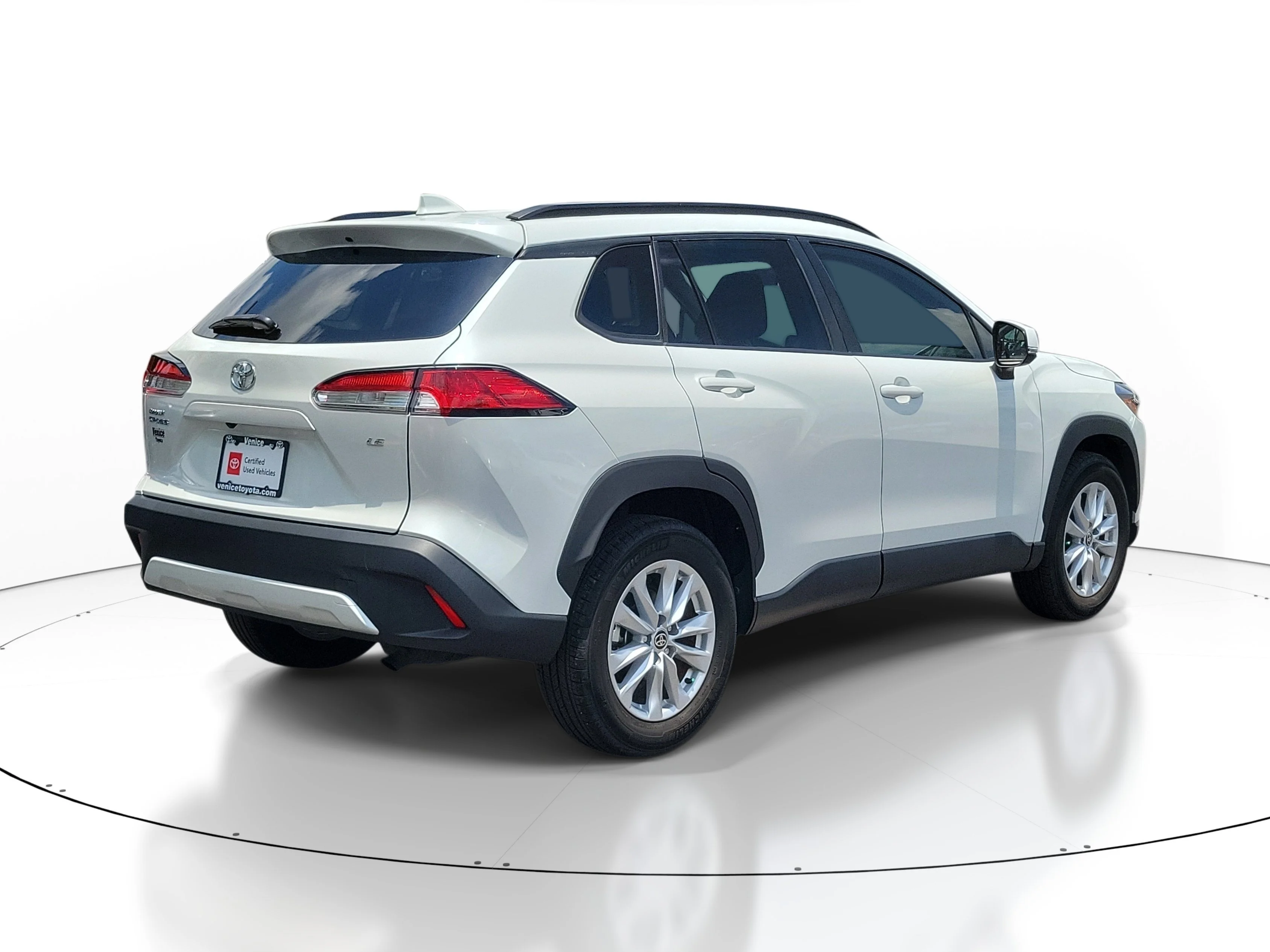 Used 2023 Wind Chill Pearl Toyota LE image 6