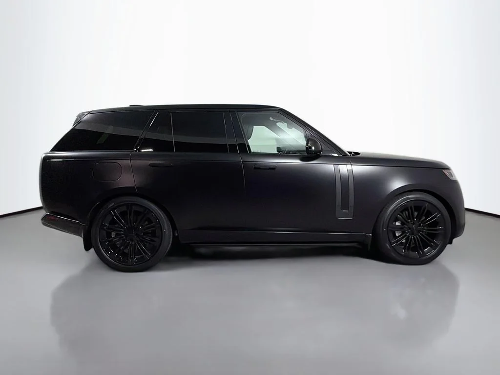 New 2026 Obsidian Black Satin Land Rover SE image 4