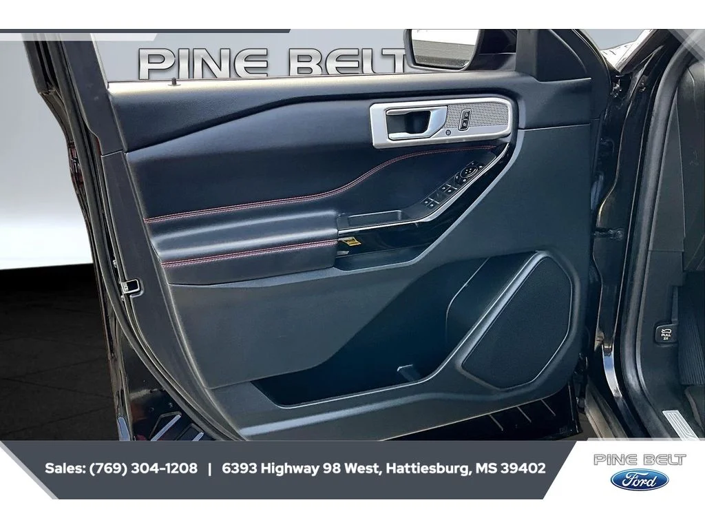 Certified Used 2023 Agate Black Metallic Ford ST-Line image 17