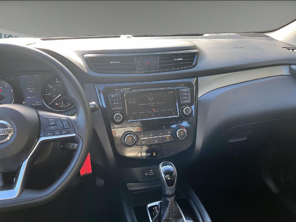 Used 2019 Black Nissan S image 18