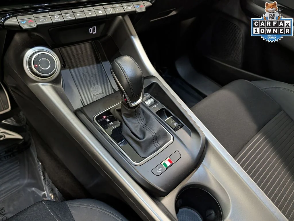 Used 2025  Alfa Romeo  image 15