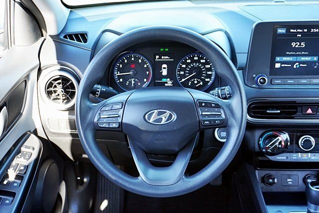 Used 2023 White Hyundai SEL image 18