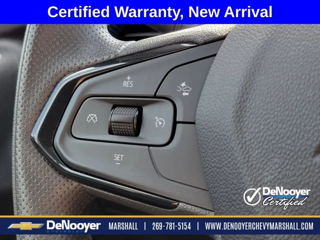 2025 Chevrolet Trax LT - Photo 12