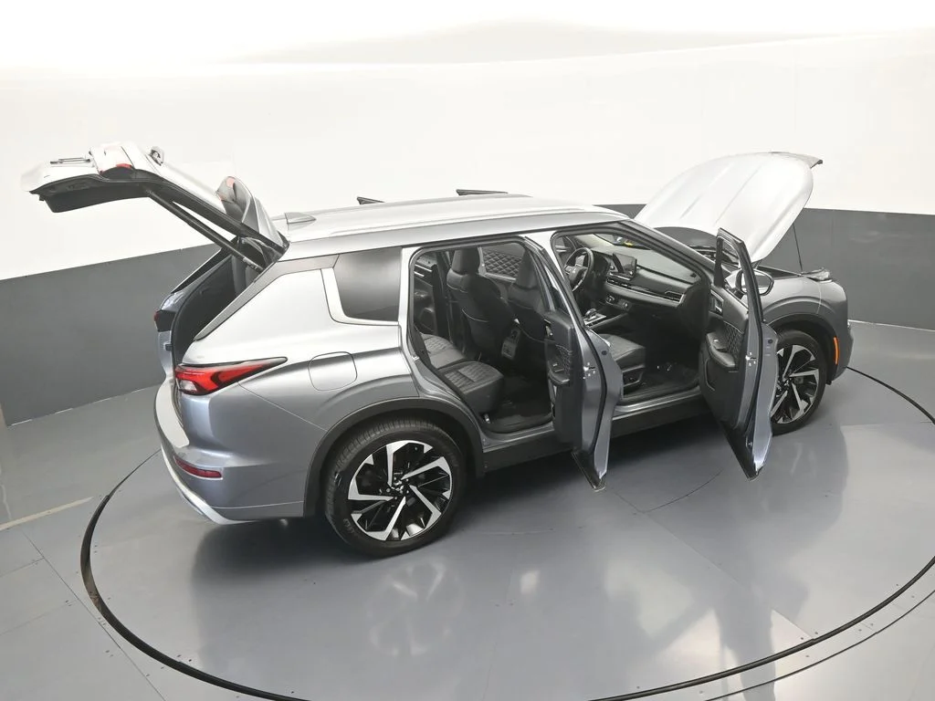 Used 2022 Silver Mitsubishi SEL image 64