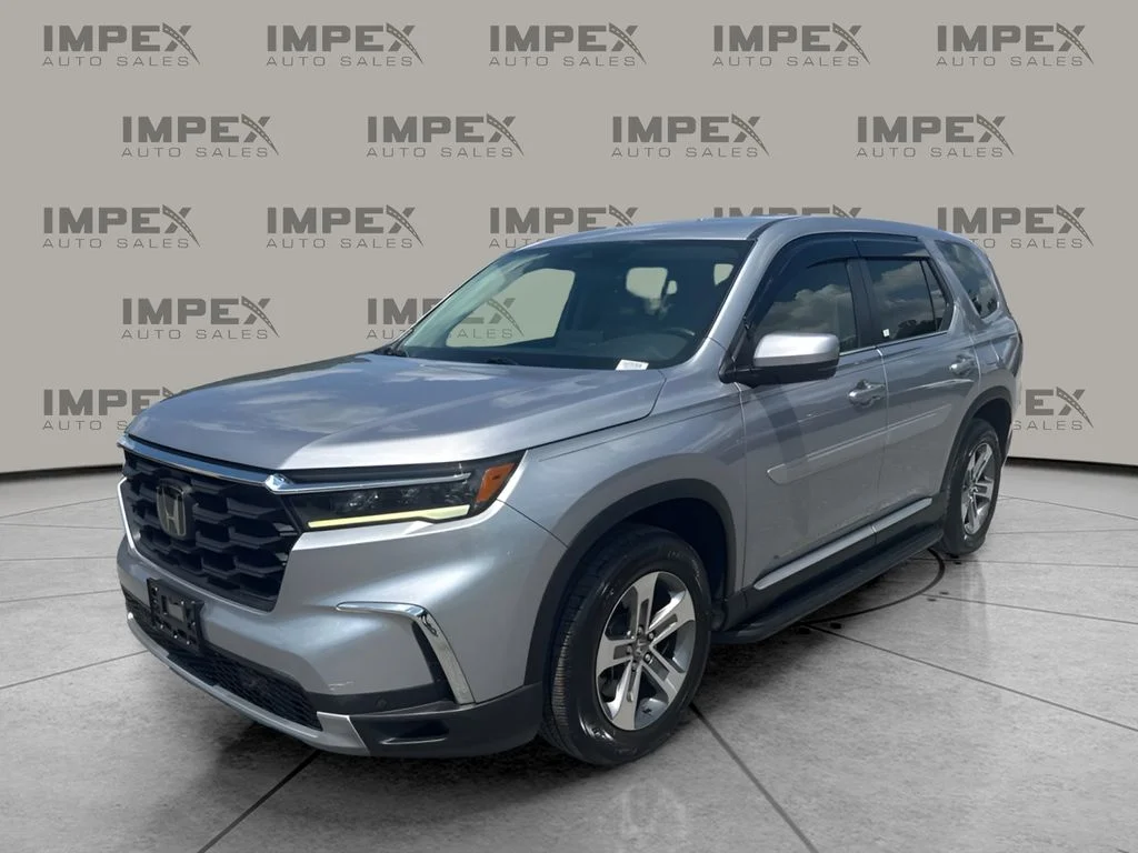 Used 2023 Silver Honda EX-L image 1