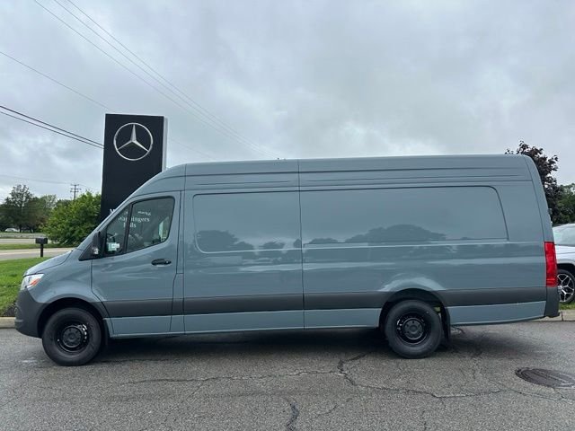 New 2026 Blue Gray Mercedes-Benz Cargo 170 WB image 2