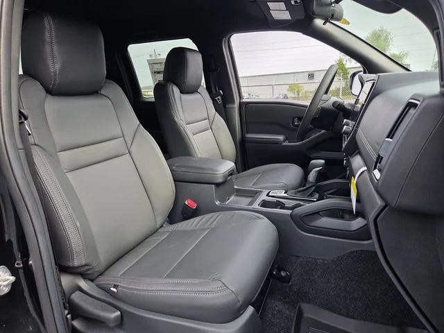 2026 Nissan Frontier SV - Photo 14