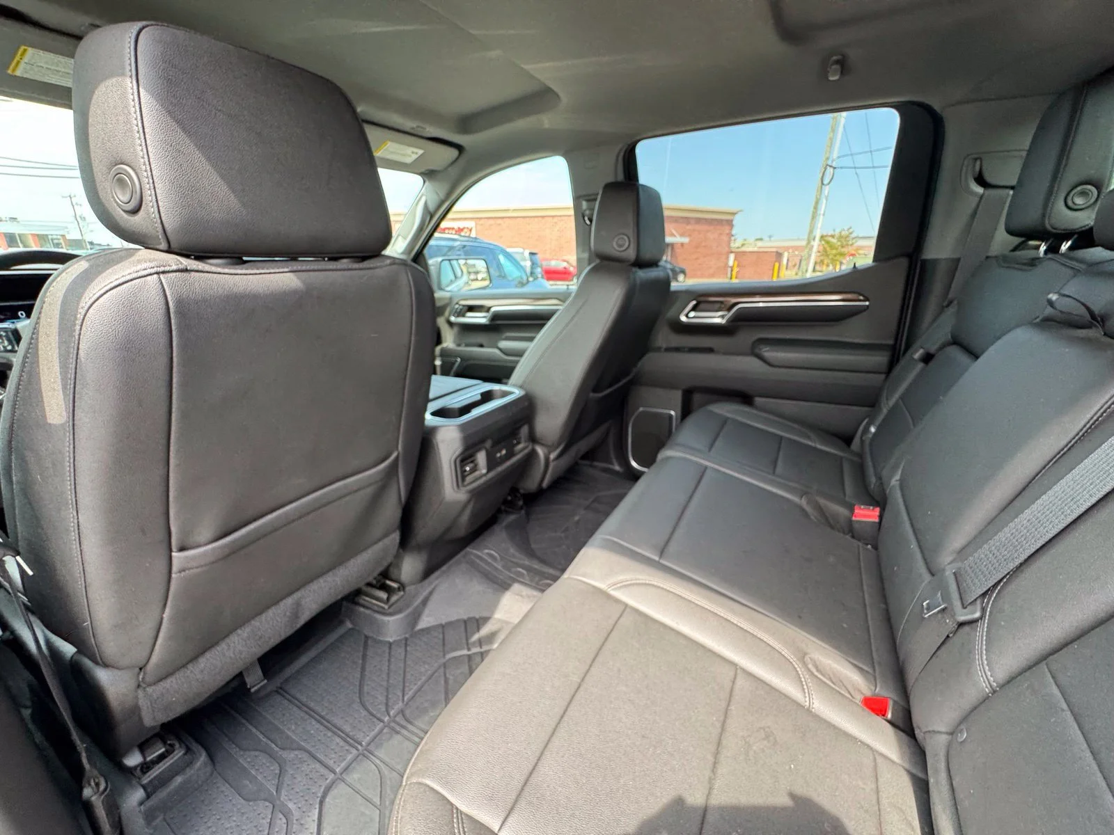 Used 2022 SILVER ICE METALLIC Chevrolet RST image 28