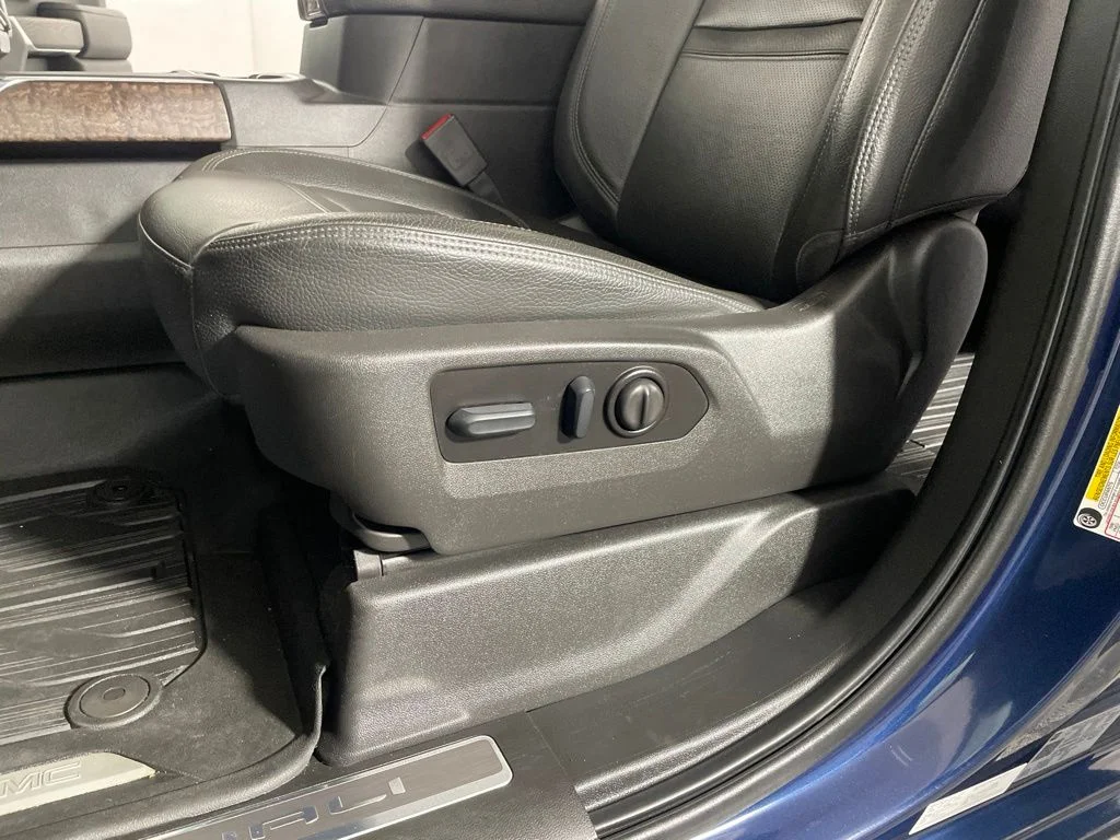 Used 2022 Blue GMC Denali image 12