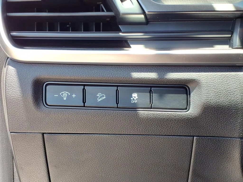 Certified Used 2024 White Kia LX image 24