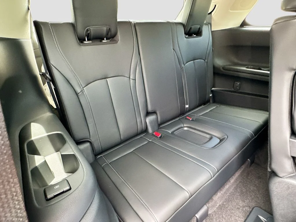 New 2027 MINERAL BLACK INFINITI Luxe FWD image 29
