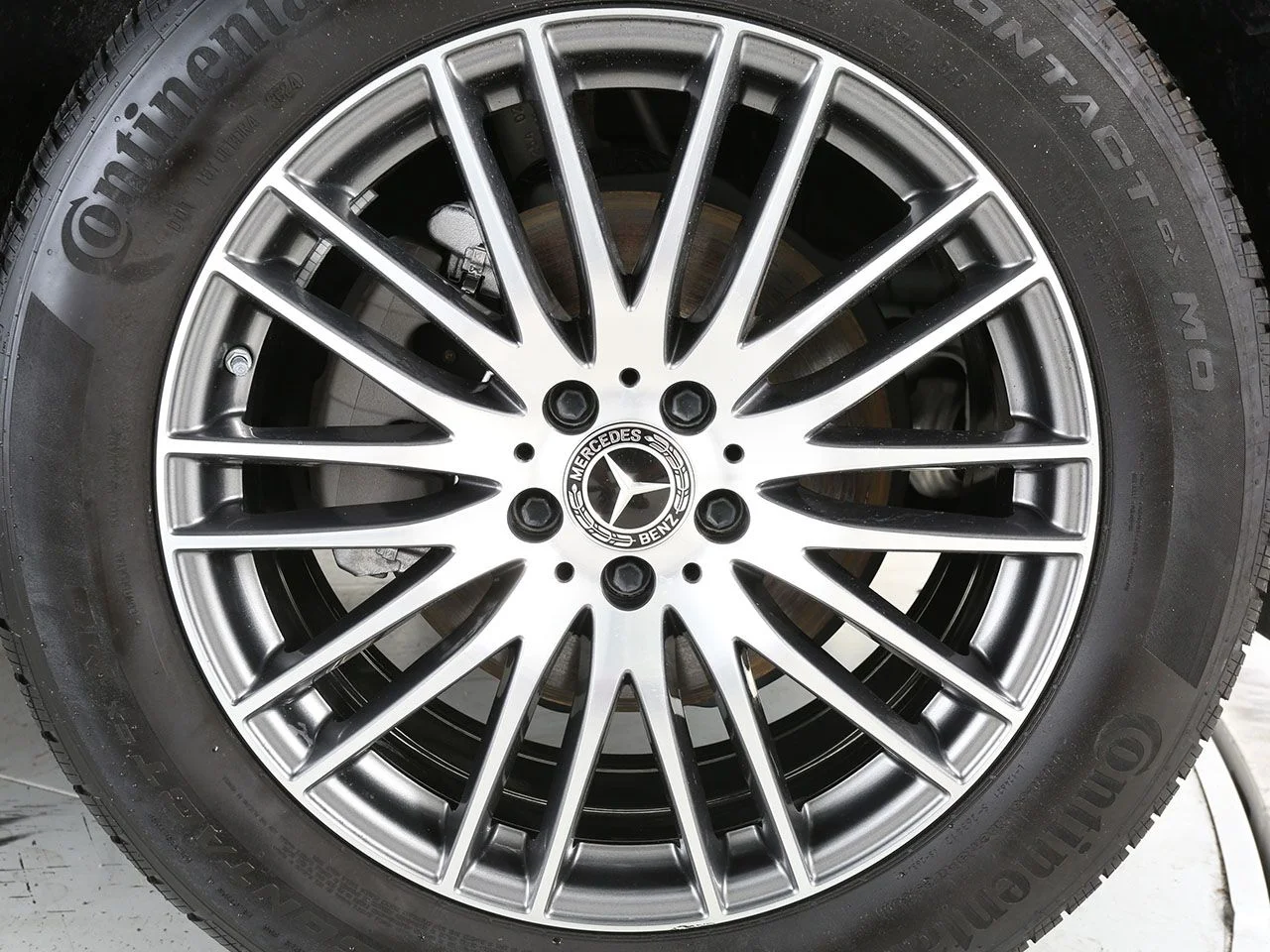 Used 2025 Gray Mercedes-Benz GLC 300 image 11