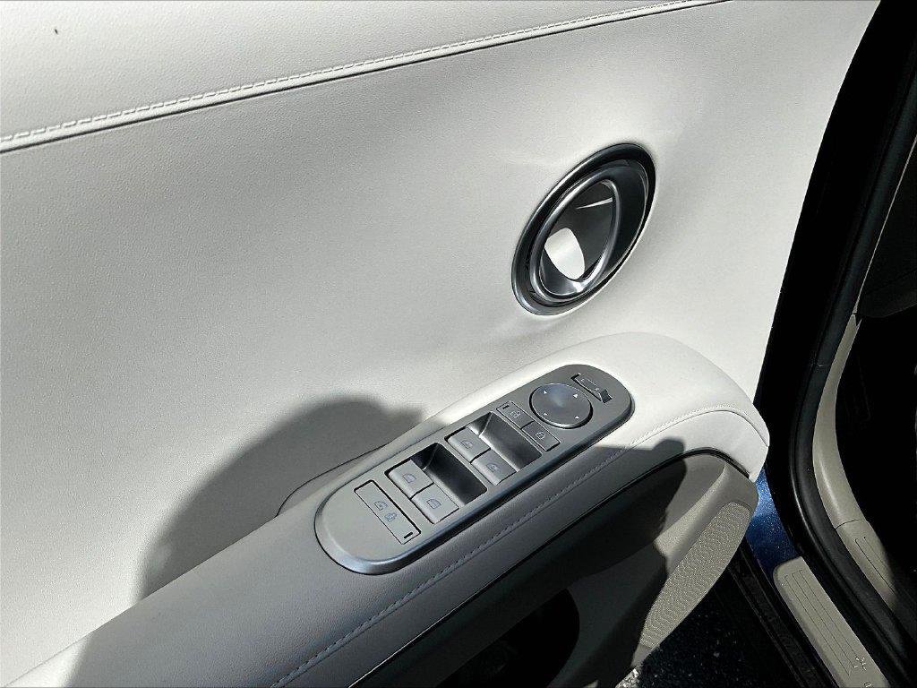 New 2027 Blue Hyundai SE AWD image 18