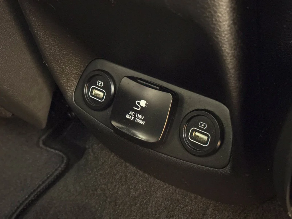 Used 2023 White Hyundai Limited image 24