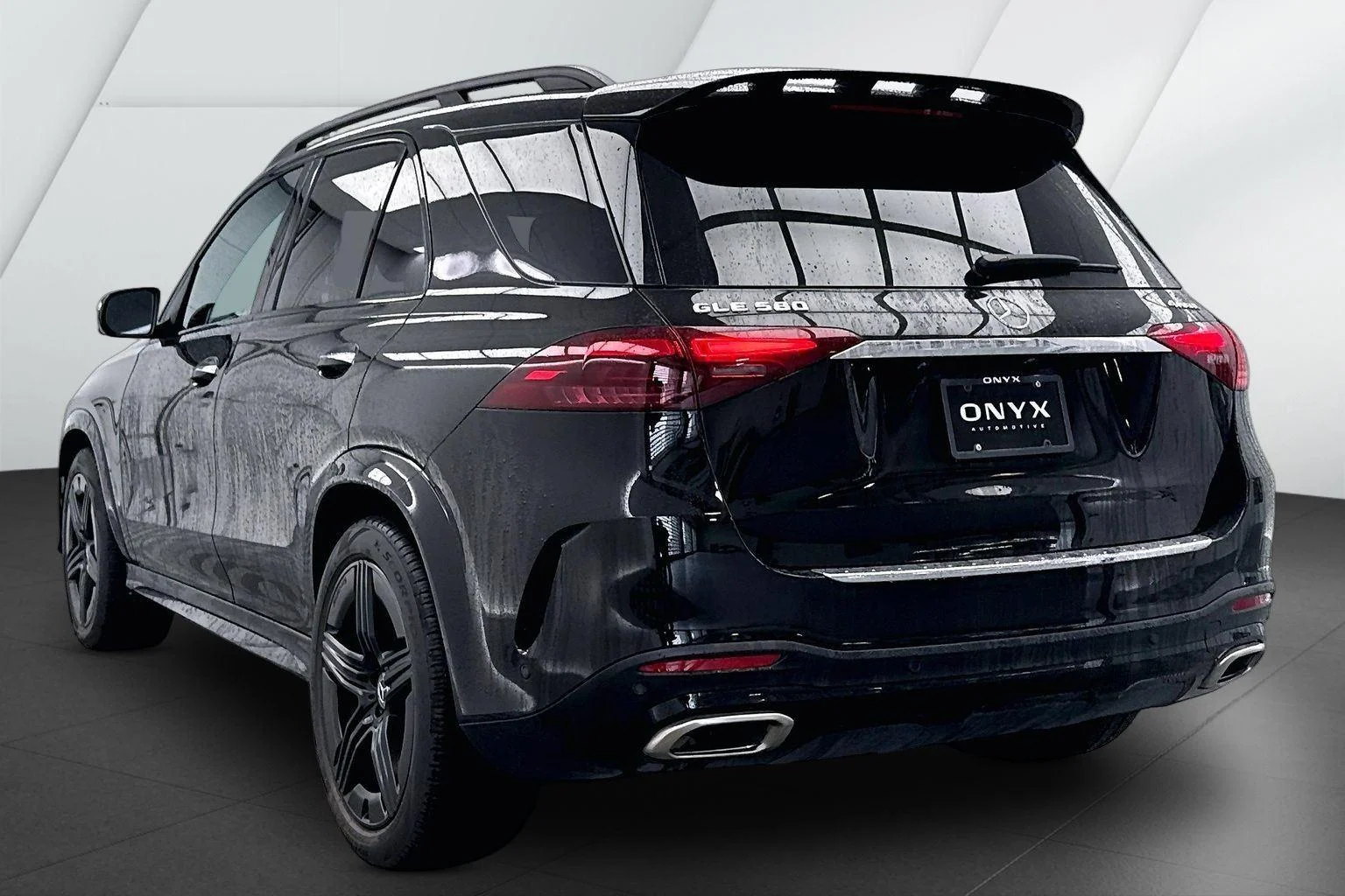 Used 2024 Obsidian Black Metallic Mercedes-Benz GLE 580 image 9