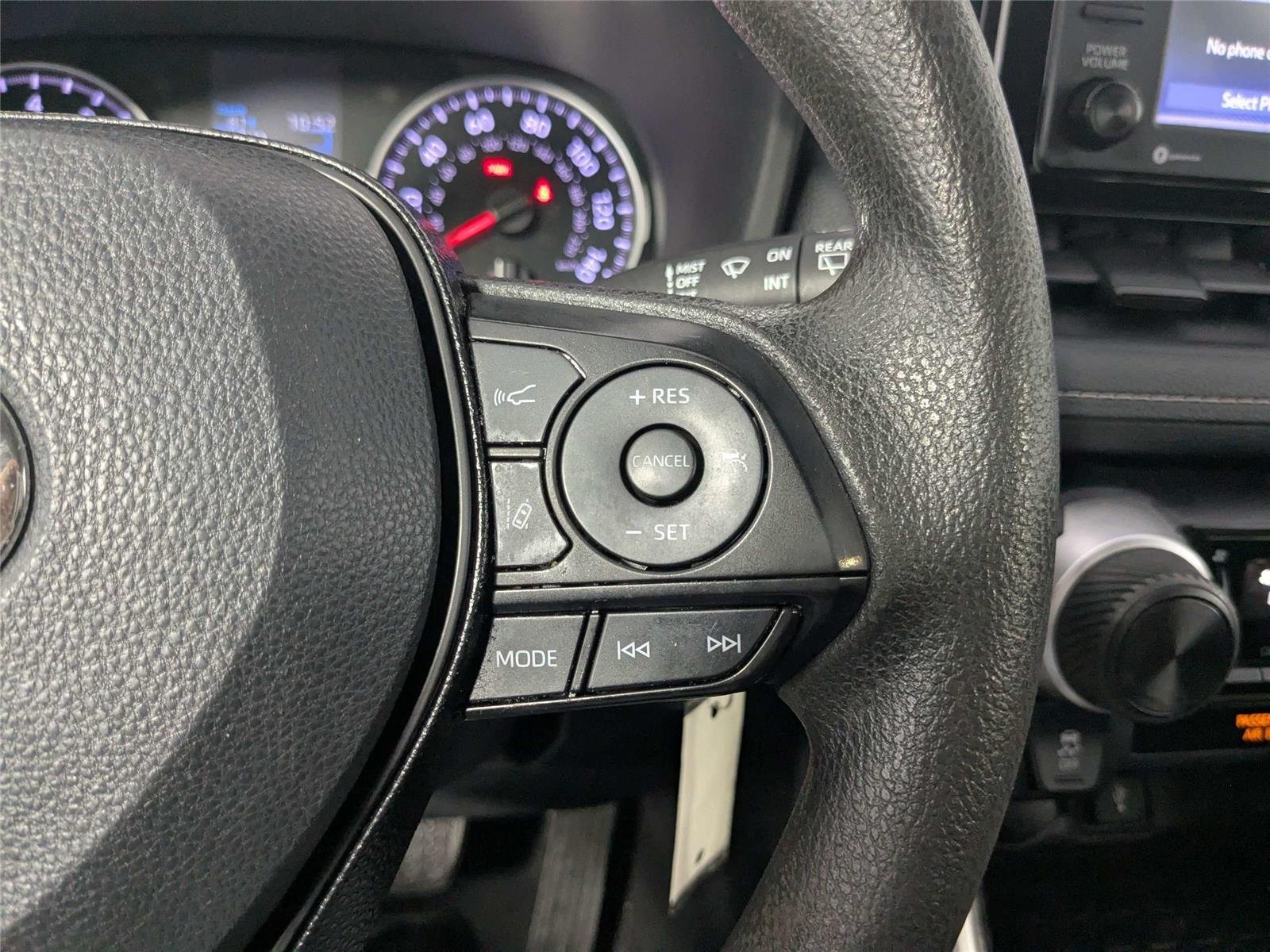 Used 2020 Magnetic Gray Metallic Toyota LE image 18