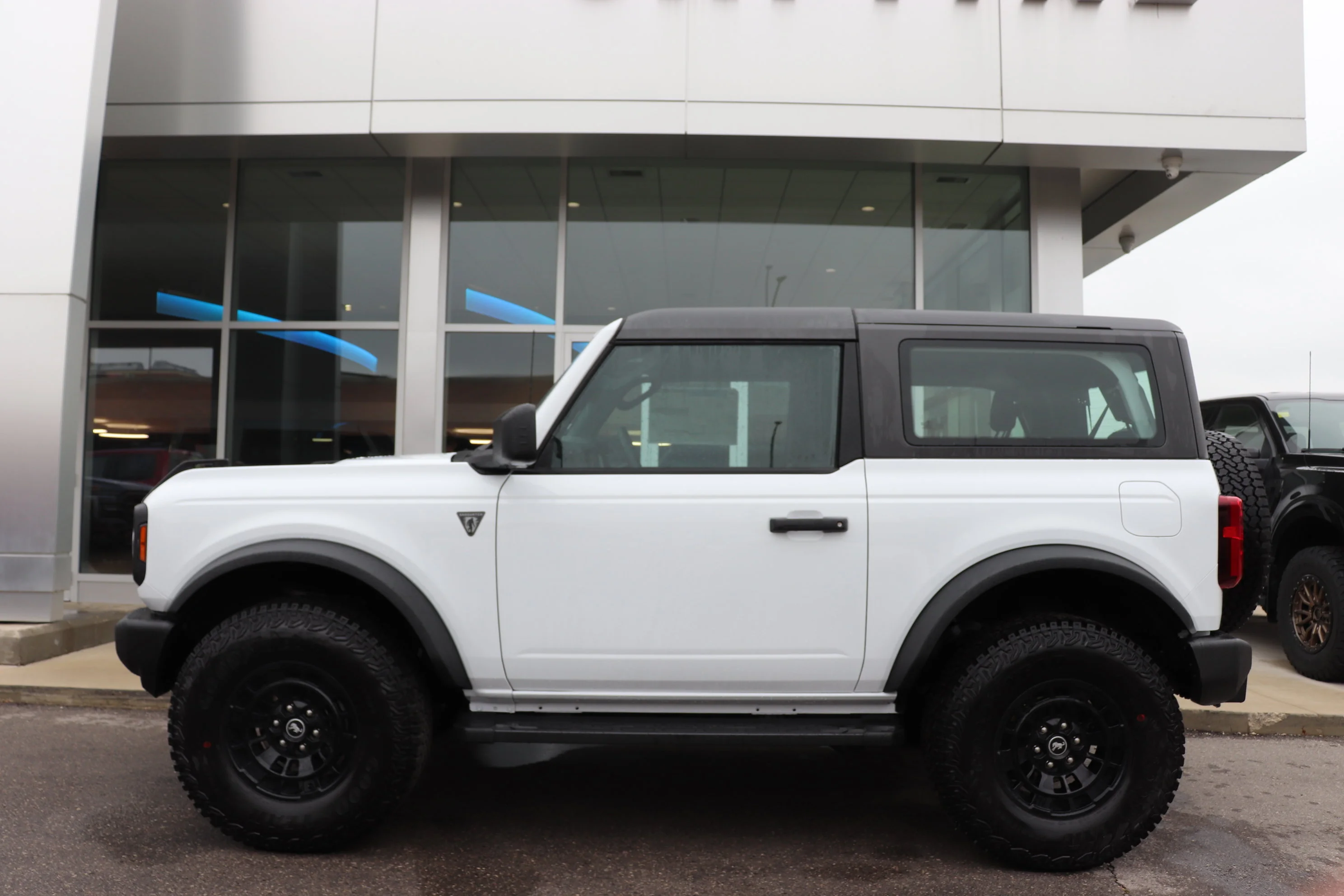 New 2026 OXFORD WHITE Ford Base image 3