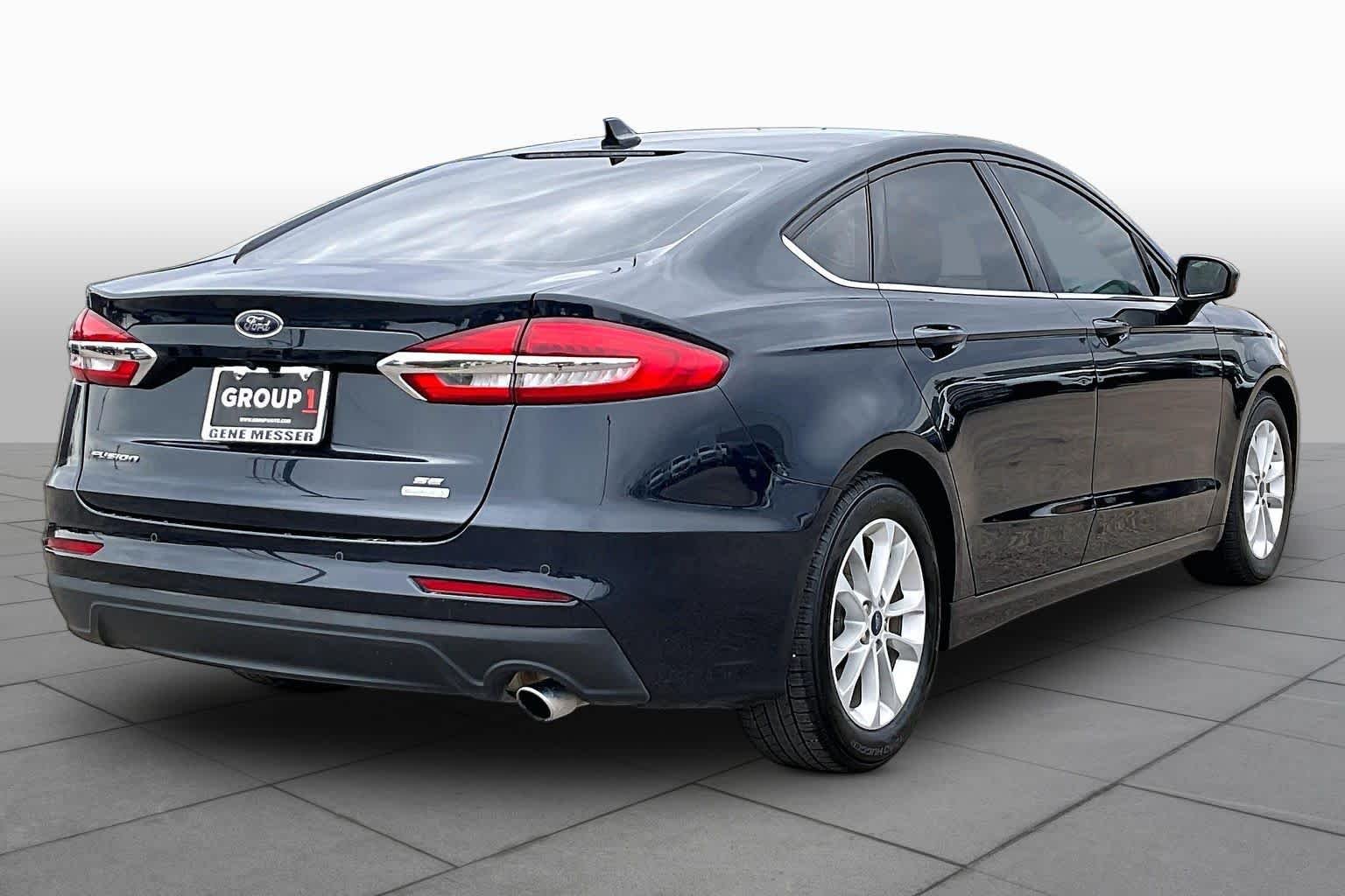 Used 2020 Alto Blue Metallic Tinted Clearcoat Ford SE image 13