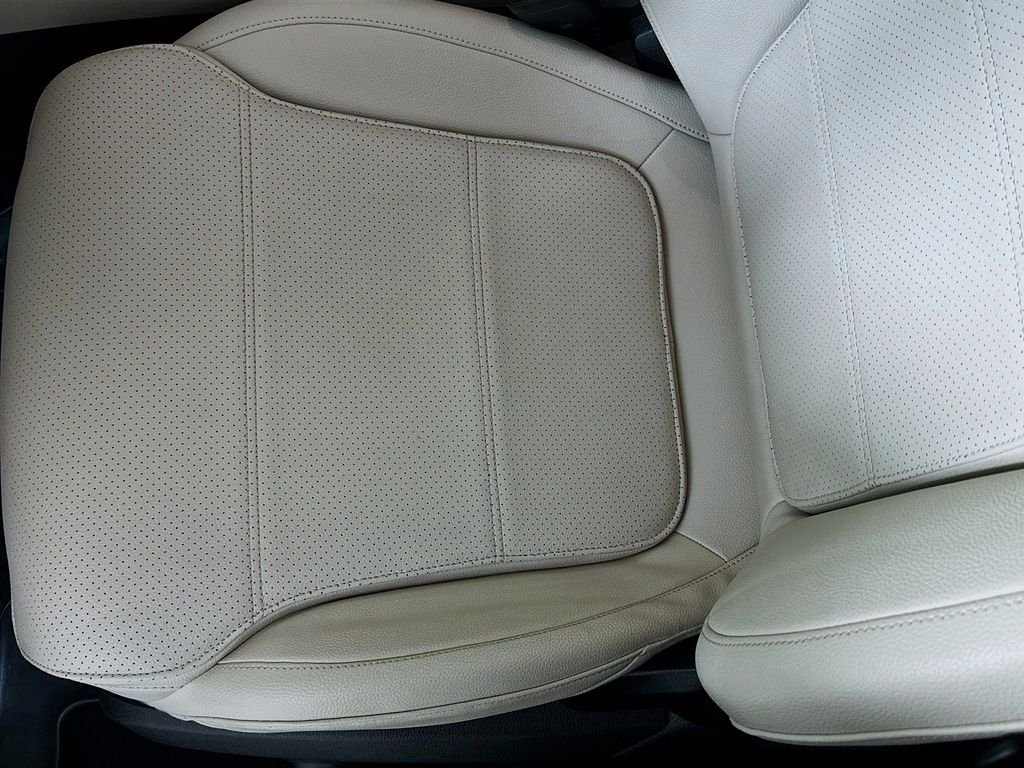 Used 2023 Gray Mercedes-Benz C 300 image 17