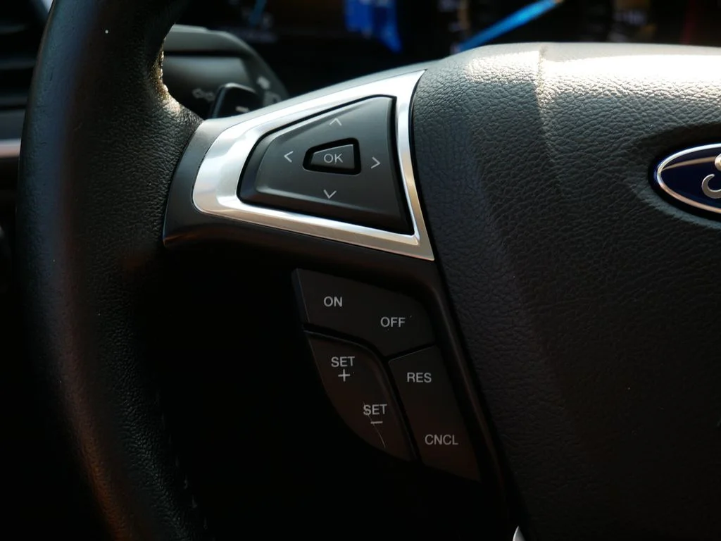 Used 2016 Blue Ford SEL image 17
