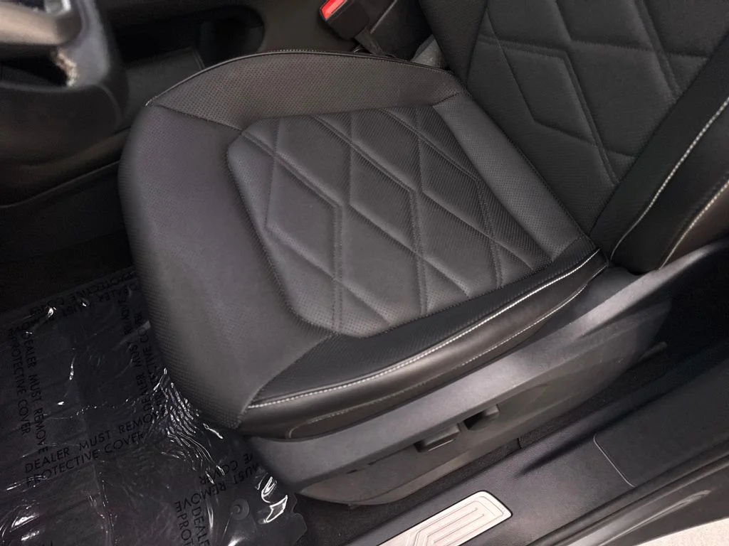 Used 2024 Gray Volkswagen 2.0T SE w/Technology image 30
