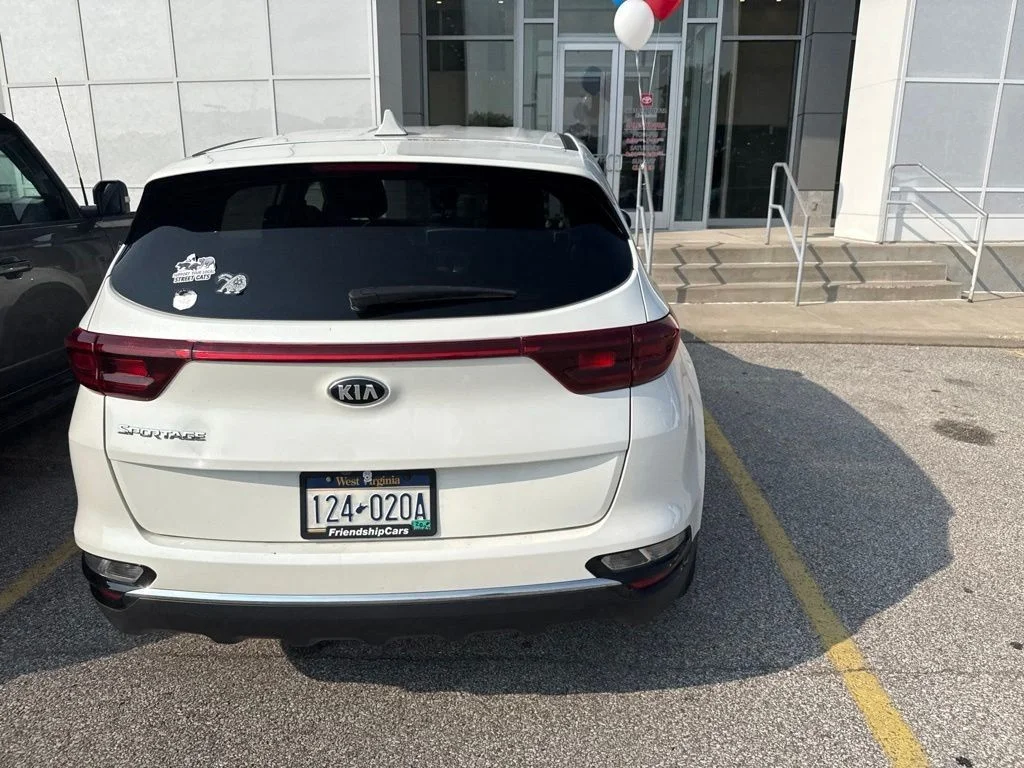 Used 2022 White Kia LX image 5