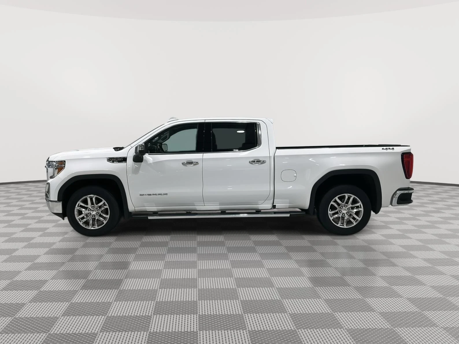 Used 2021 GMC Sierra 1500 SLT with VIN 3GTU9DEL9MG123556 for sale in Alexandria, Minnesota