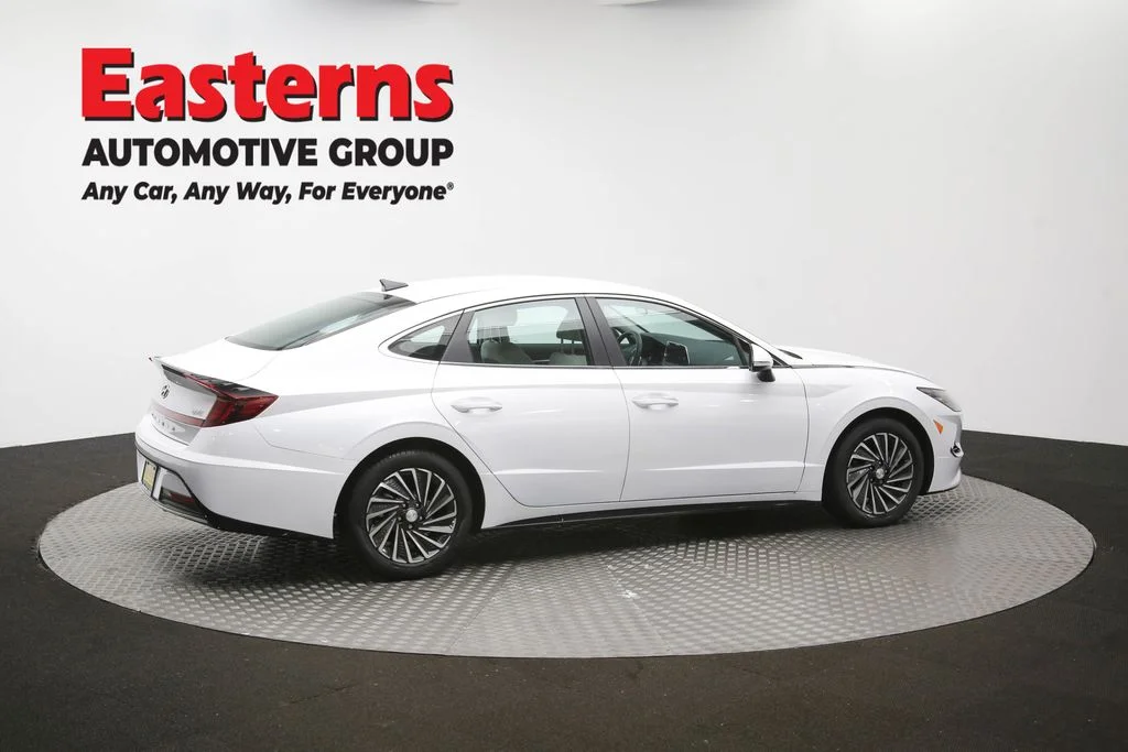Used 2023 White Hyundai SEL image 42