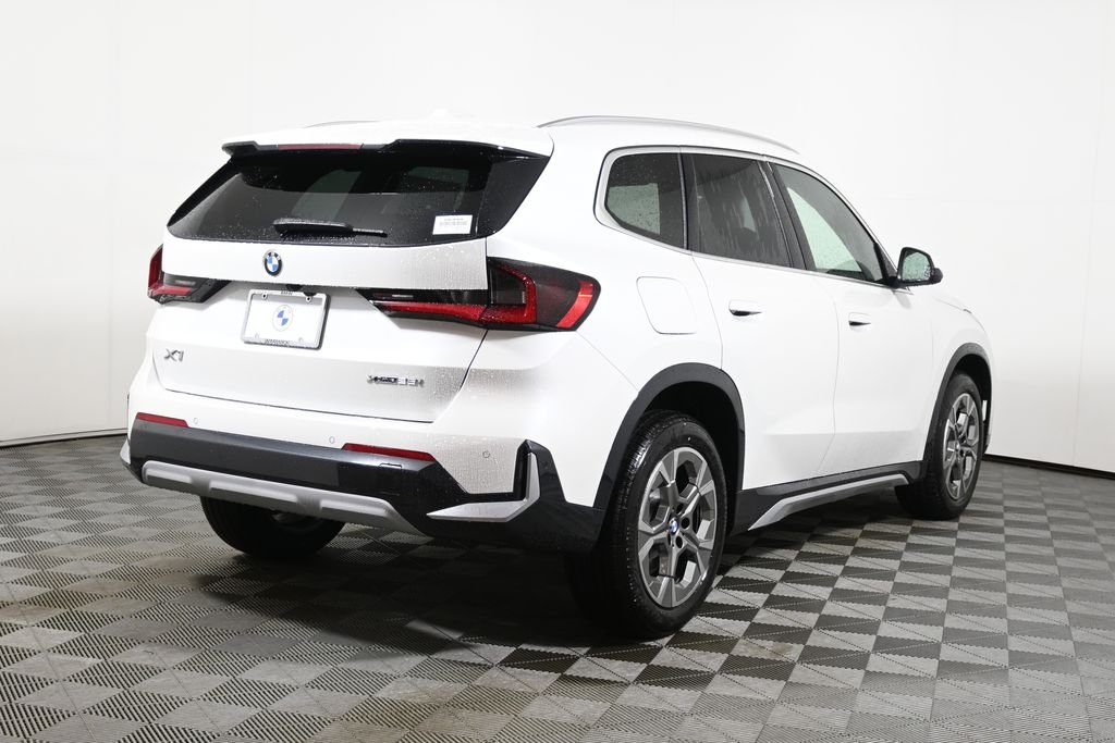 New 2026 White Metallic BMW xDrive28i image 7