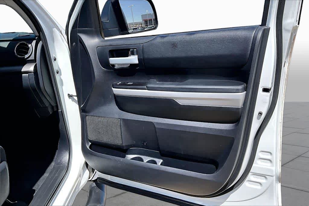 Used 2019 Super White Toyota SR5 image 27