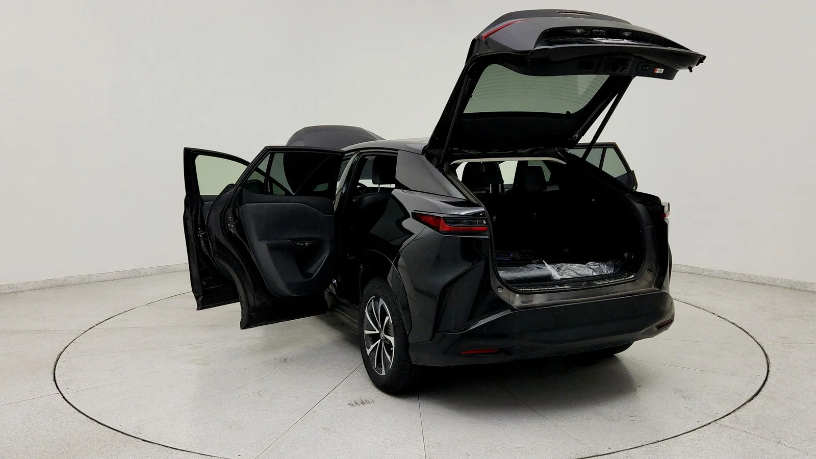 Used 2023 Black Lexus 450e Premium image 13