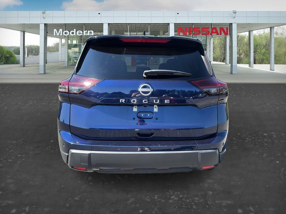 Used 2025 Deep Ocean Blue Pearl Nissan SV image 4