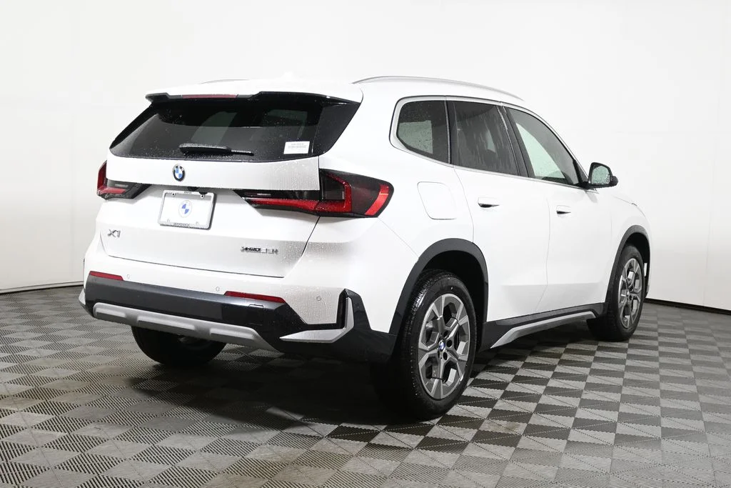 New 2026 White BMW xDrive28i image 7