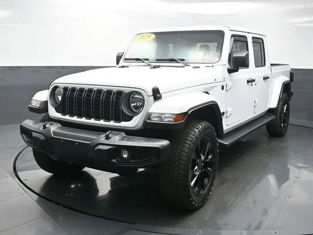 Used 2025 White Jeep Nighthawk image 3