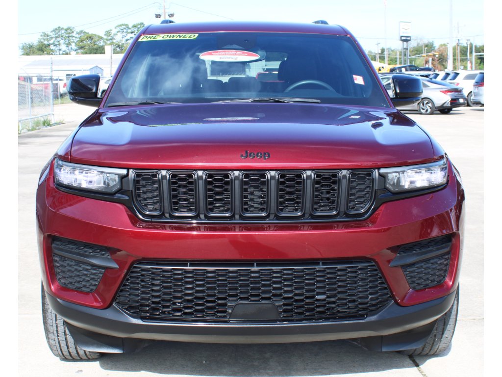 Used 2024 Velvet Red Pearlcoat Jeep Altitude image 20