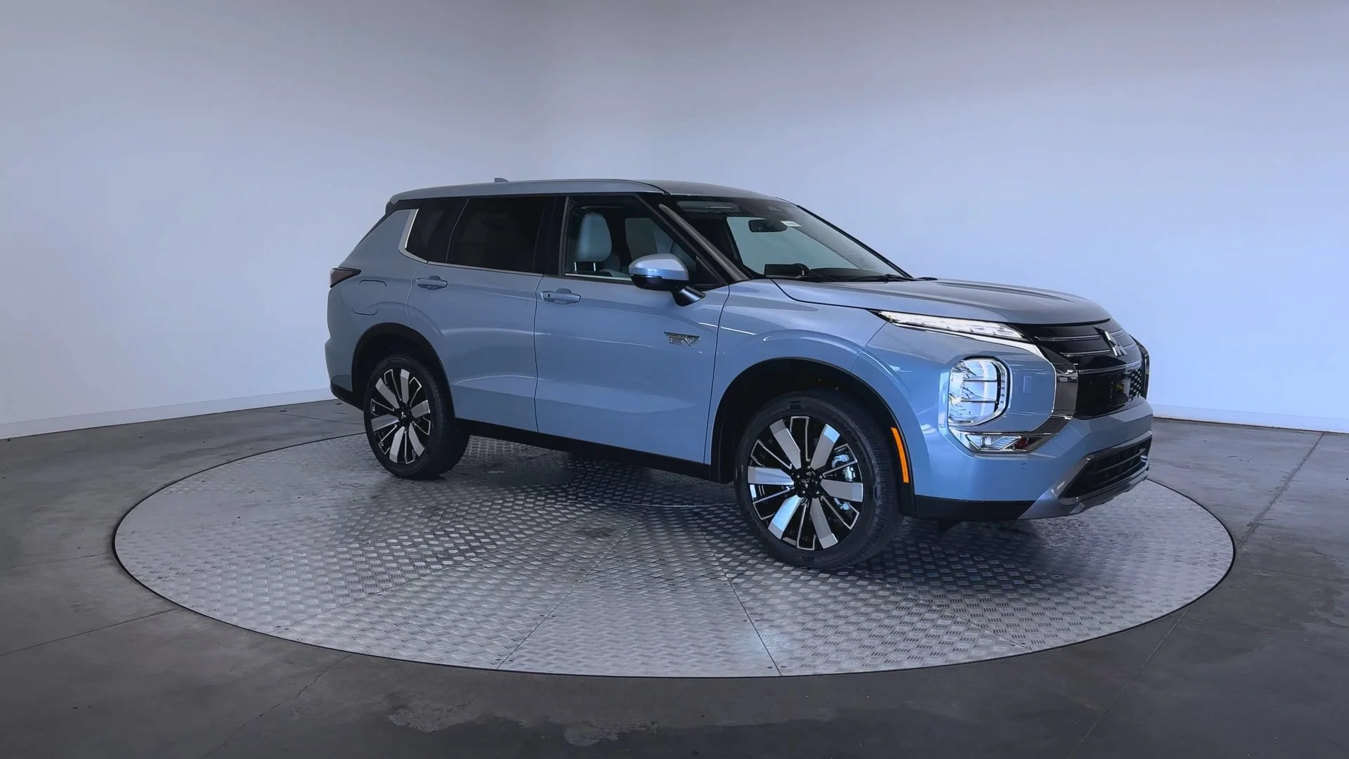 New 2026 Moonstone Gray Metallic Mitsubishi SE image 2