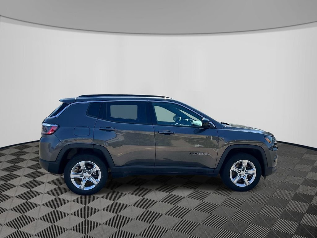Used 2023 Gray Jeep Latitude image 6