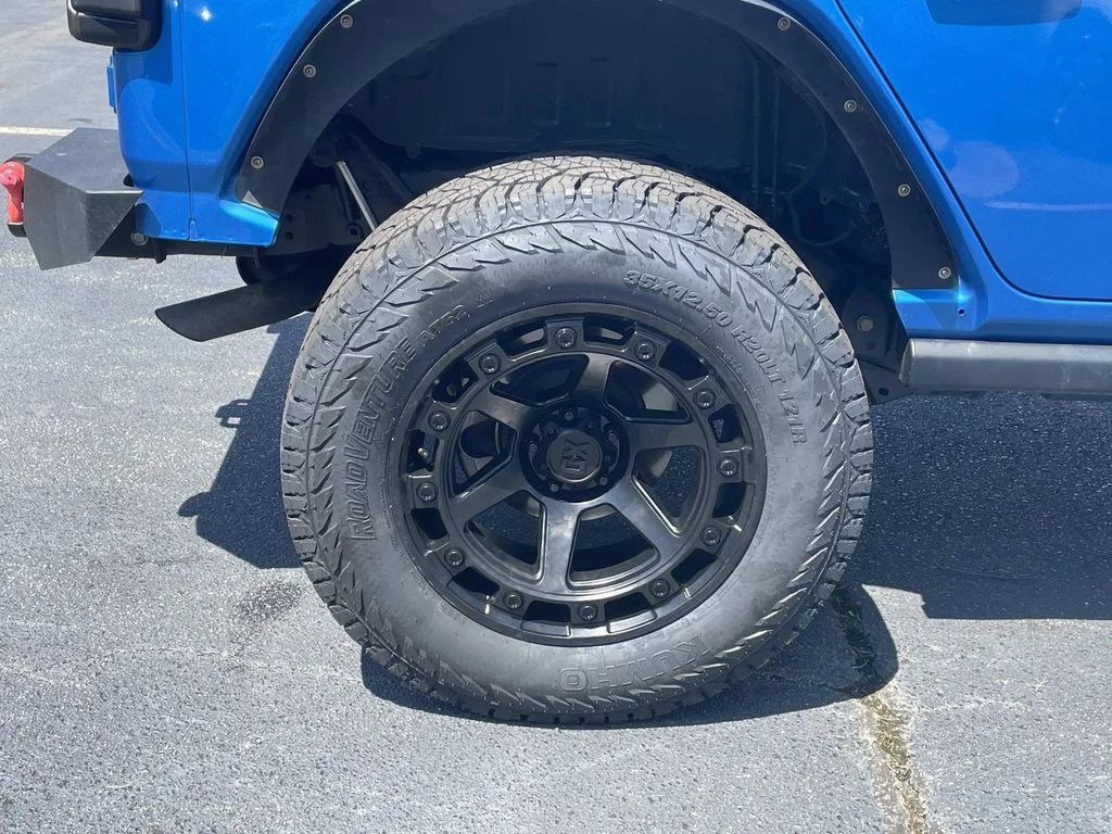 Used 2022 Blue Jeep Unlimited Sport Altitude image 9