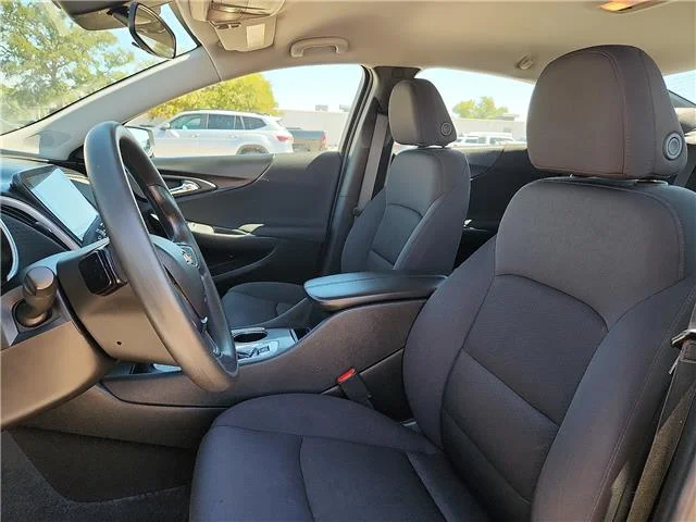 Used 2025 White Chevrolet 1LT image 11