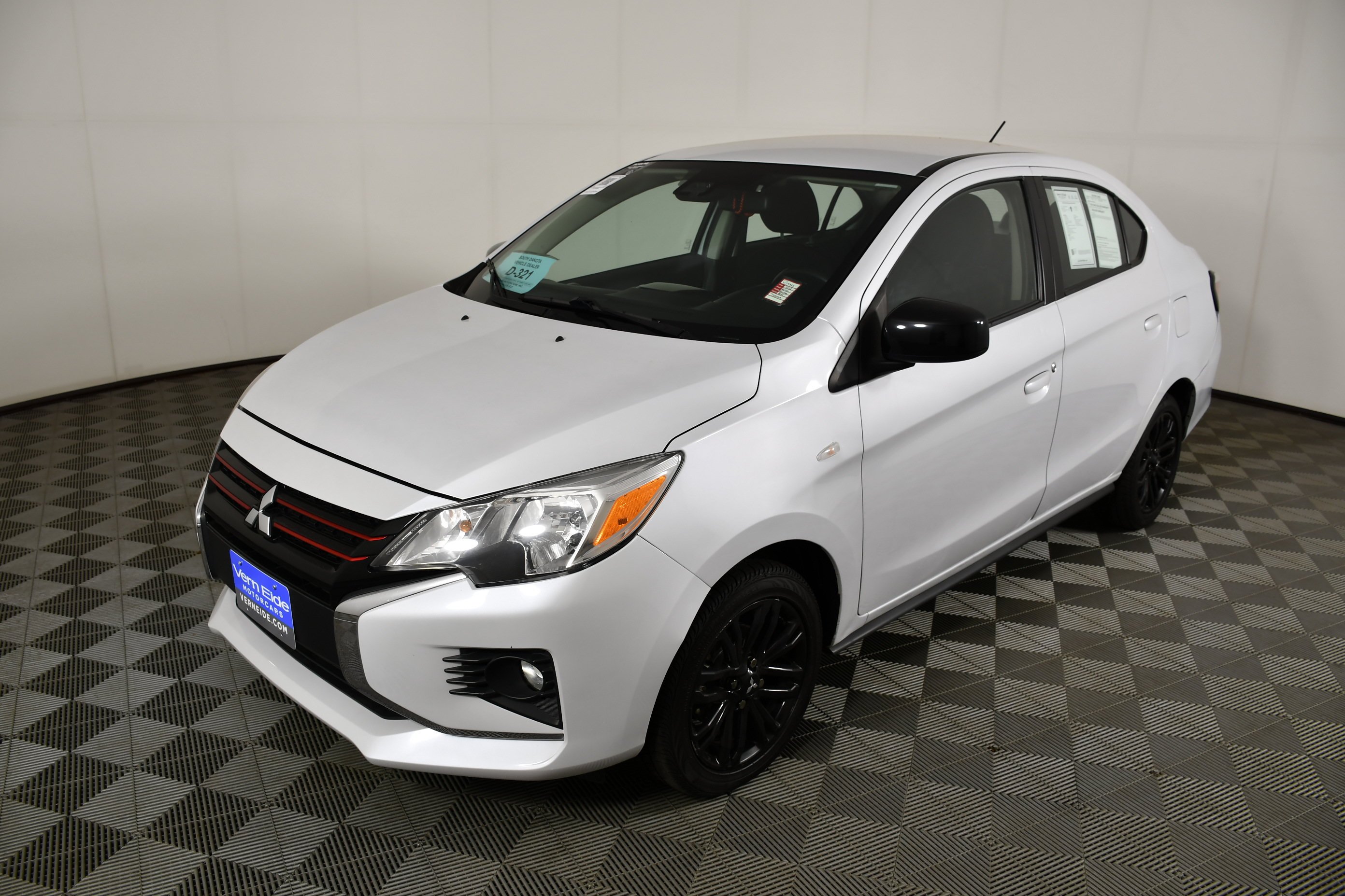 Used 2022 White Mitsubishi Black Edition image 10