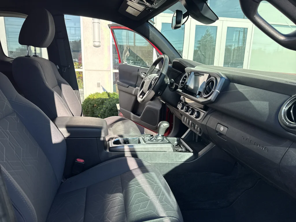 Used 2018 Red Toyota SR5 image 10