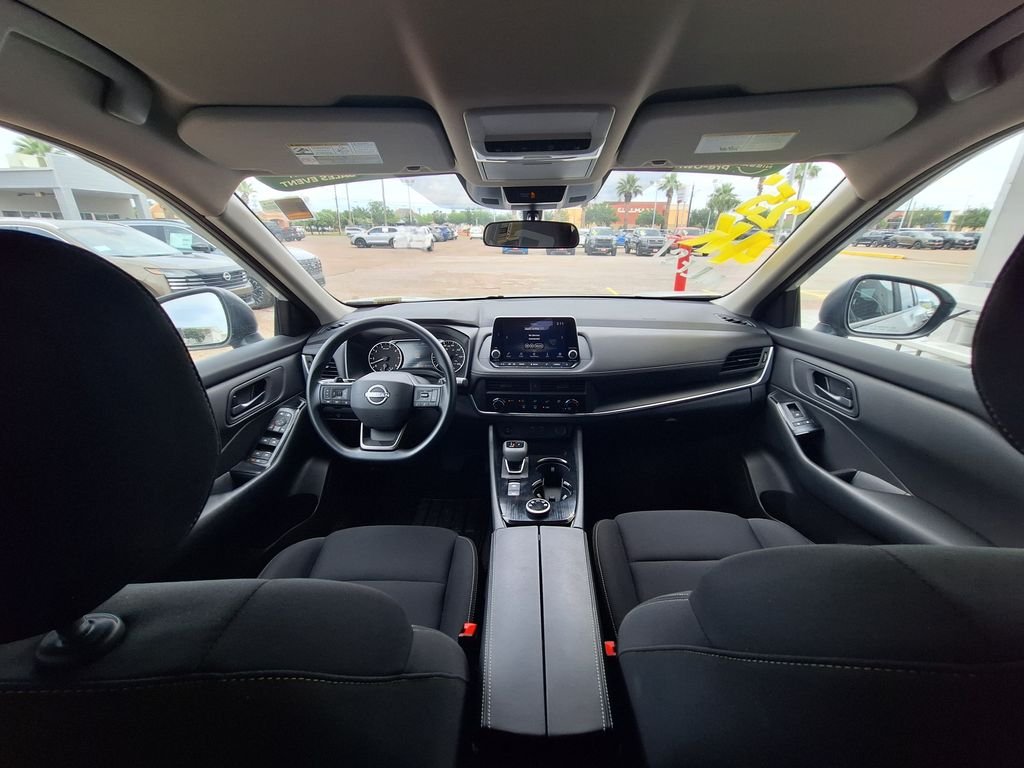 Used 2025 White Nissan S image 12