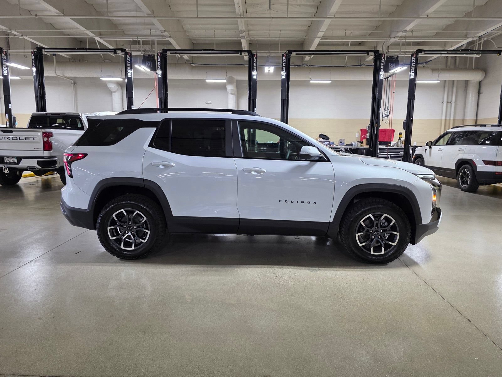 2027 Chevrolet Equinox ACTIV - Photo 8