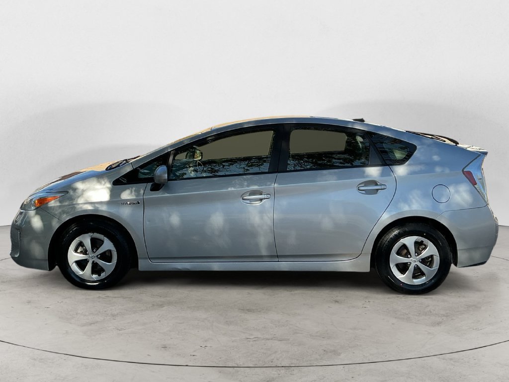 Used 2015 Silver Toyota Three image 12