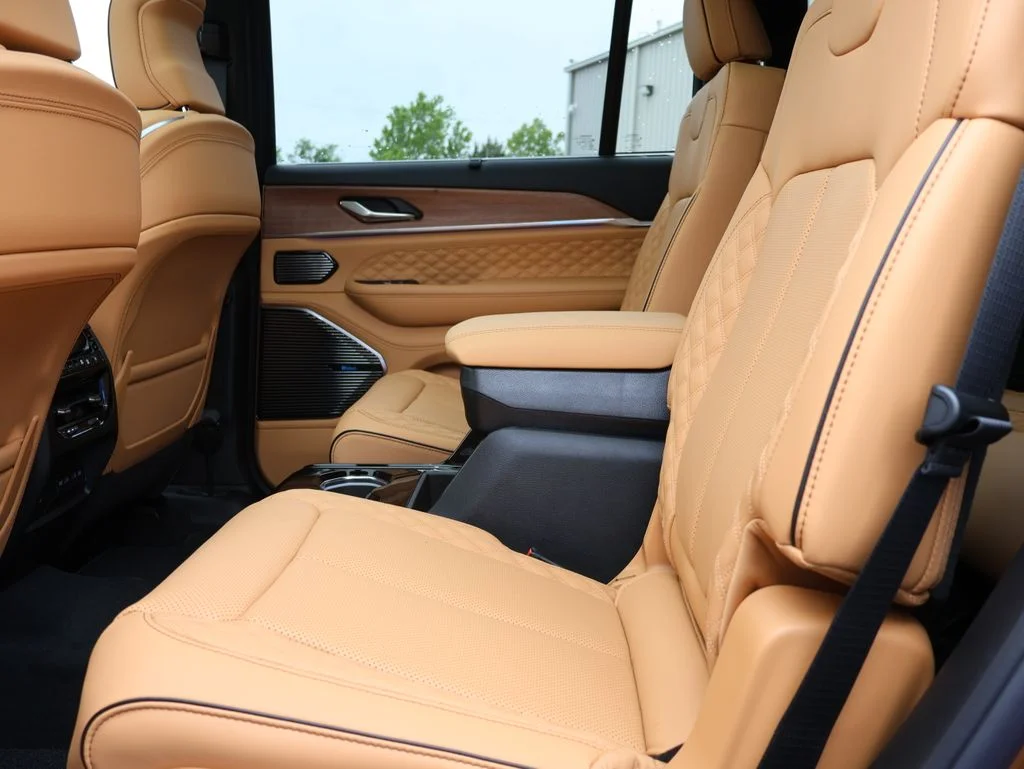 New 2026 Copper Shino Metallic Clear-Coat Exterior Paint Jeep Summit image 19