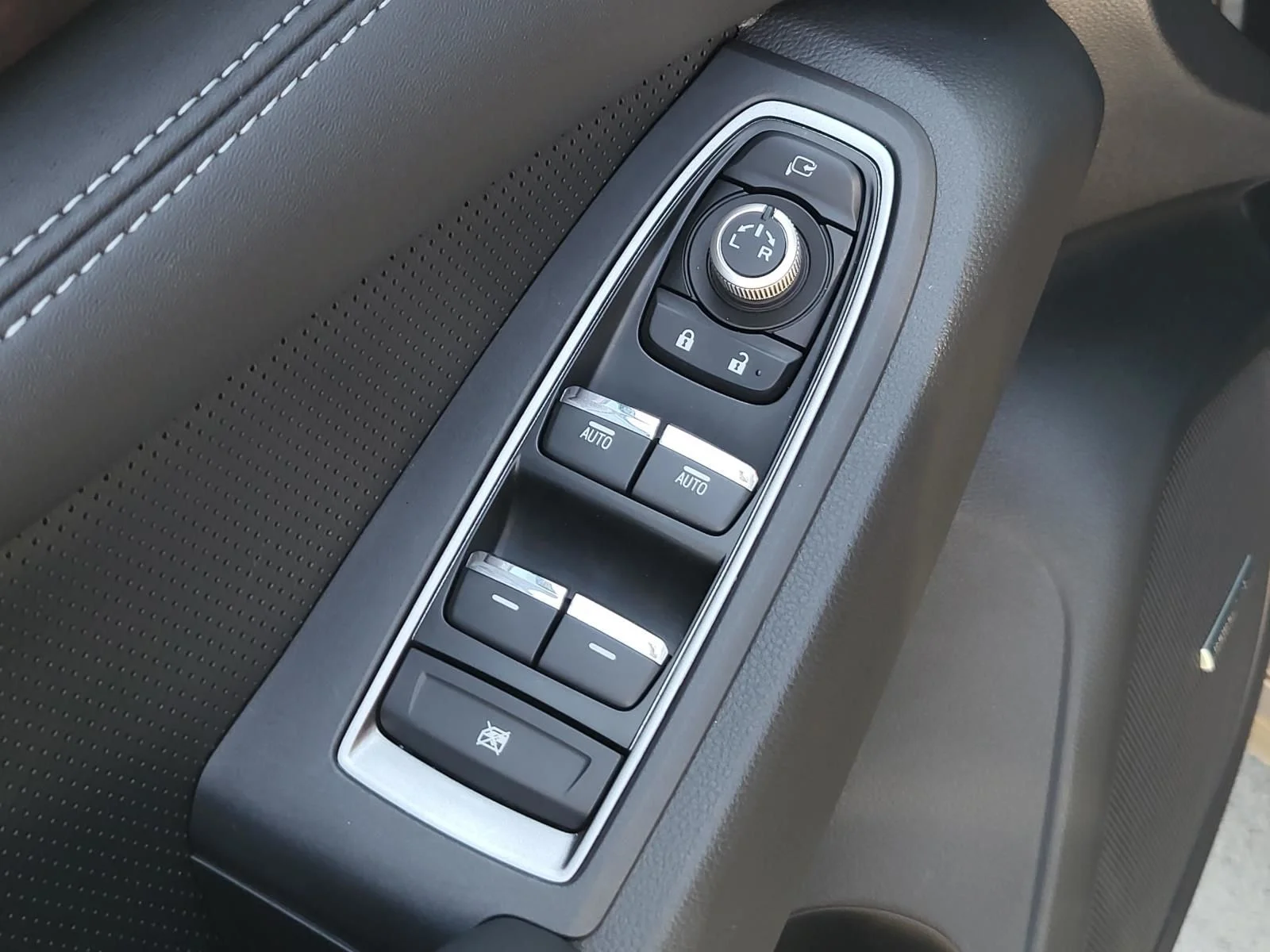 Used 2023 Gray Subaru Touring image 18
