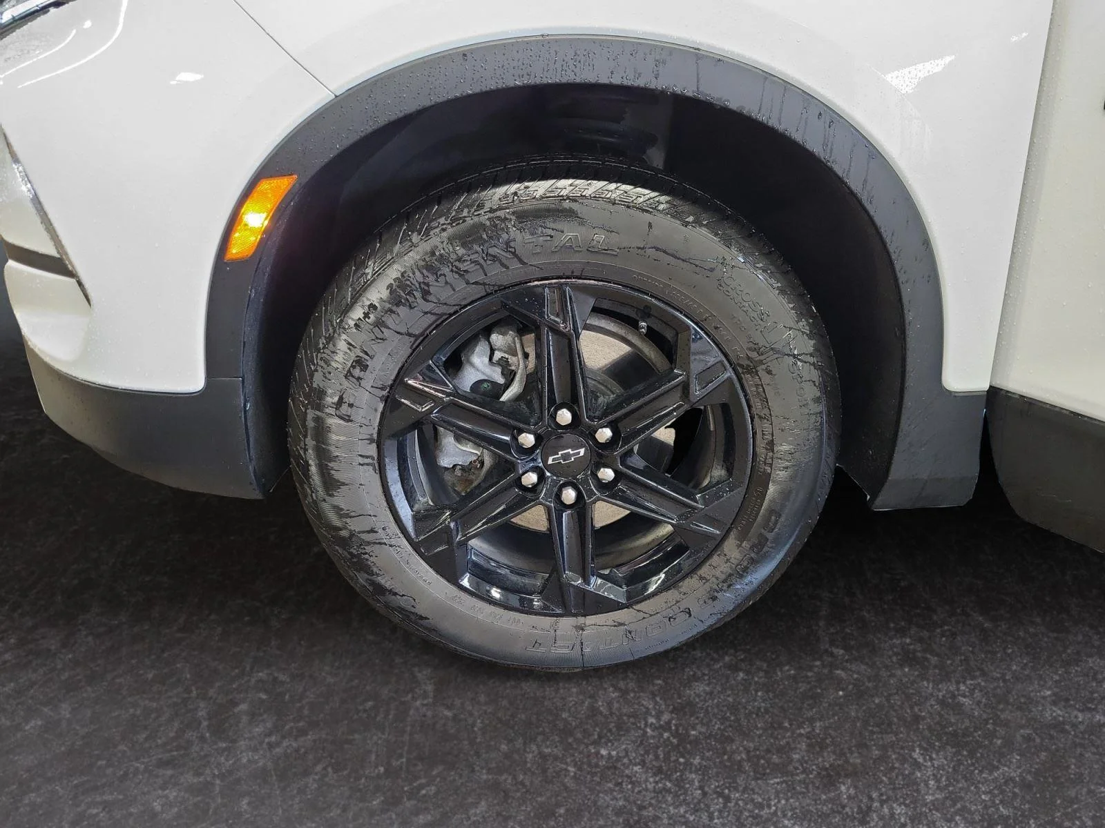 Used 2024 Summit White Chevrolet LT image 15