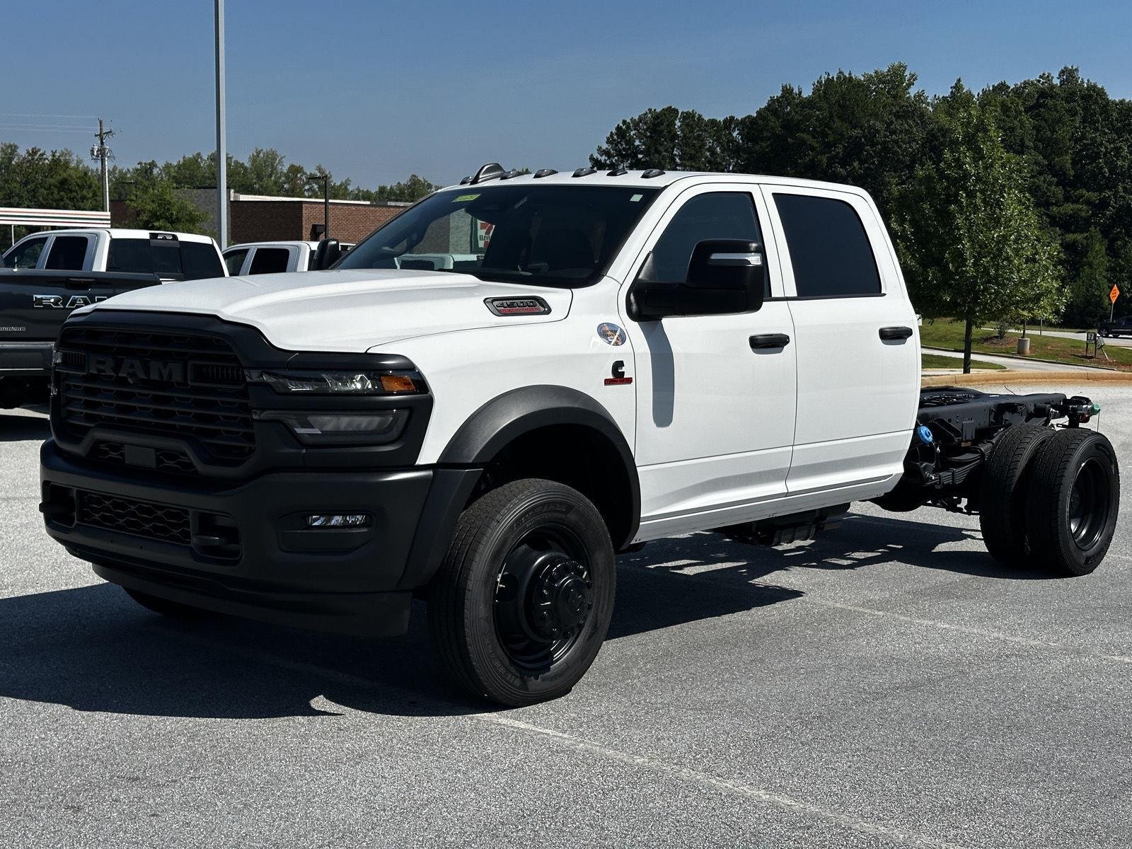 New 2026 Bright White Clear-Coat Exterior Paint RAM Tradesman image 4