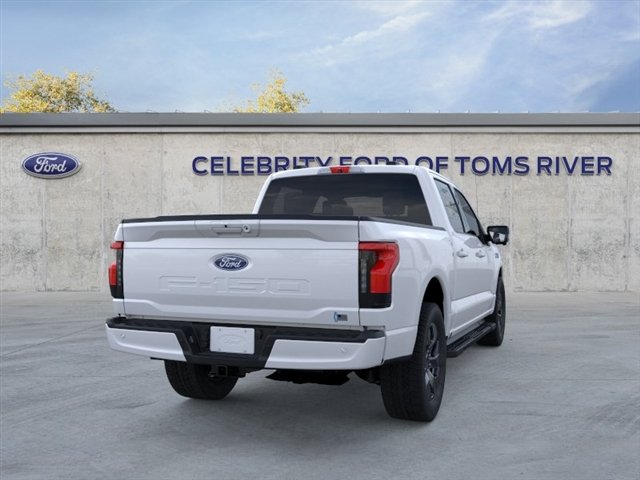 2025 Ford F-150 Lightning Flash - Photo 8